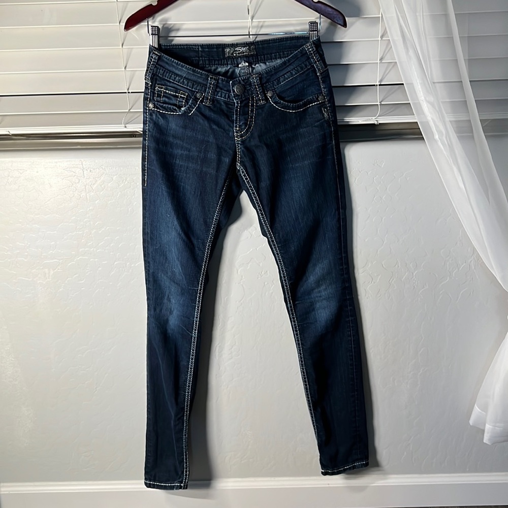 Silver jeggings 25/32 soft and stretchy gently used.
